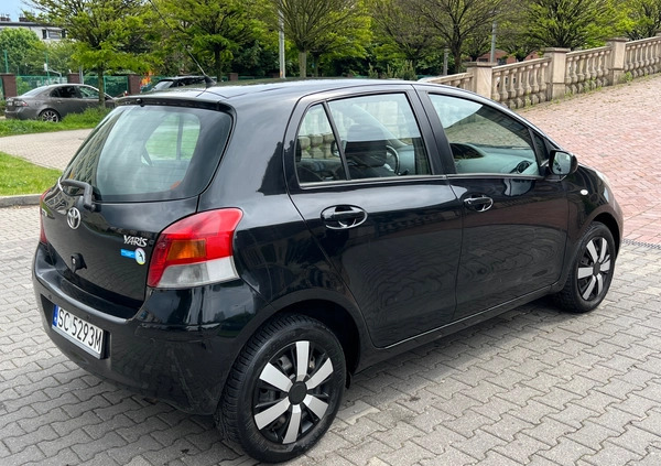 Toyota Yaris cena 15500 przebieg: 126000, rok produkcji 2009 z Pobiedziska małe 497